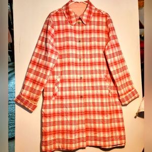 BERNARDO RainJacket Reversible Plaid on one side and plane on the other. XL